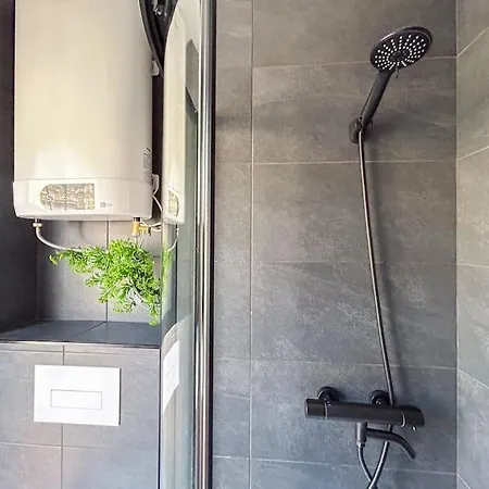 Modern - 18 Apartment Sanremo